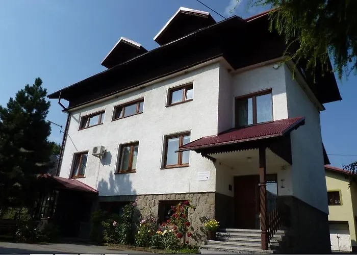 Pod Modrzewiem שצ'צ'ירק