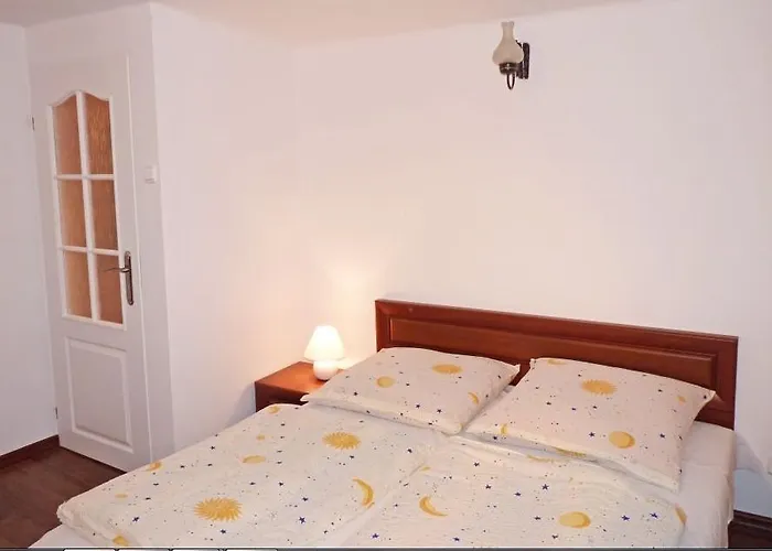 Pod Modrzewiem שצ'צ'ירק